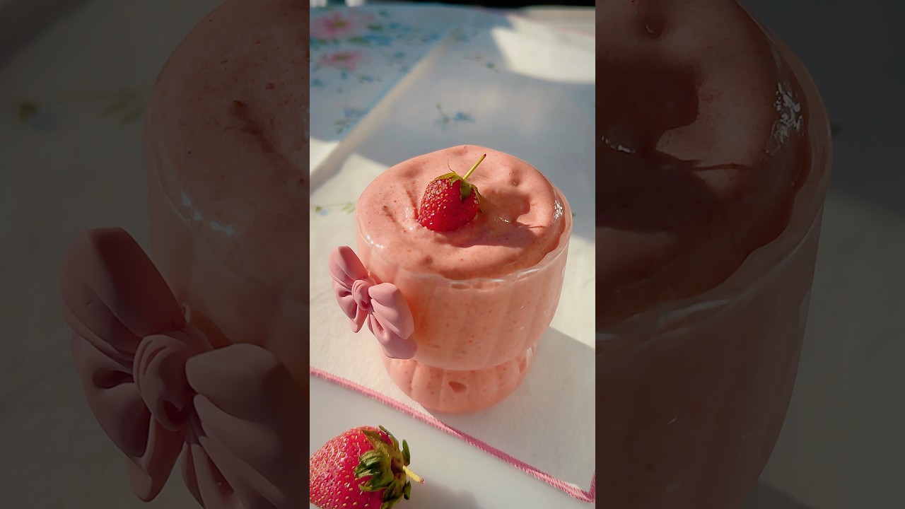🍓Strawberry Cloud Whip. Better than ice cream! Low kcal, Protein, Vitamin C, Magnesium, Calcium B9&hellip;