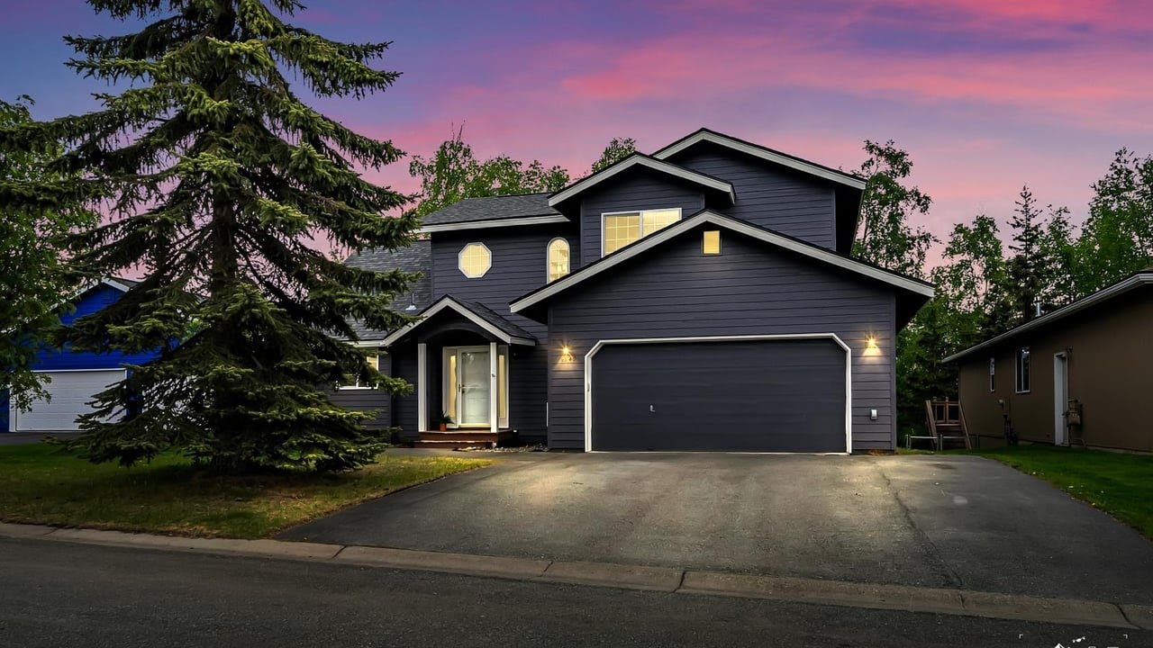 6840 Queens View Cir, Anchorage, AK
