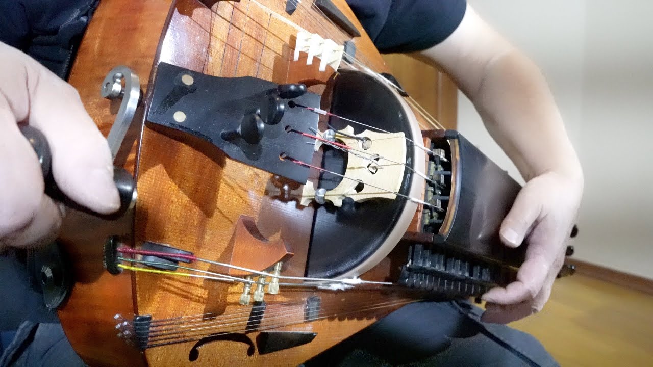 Ad Infinitum. Neo-Medieval Minimal Tune. Hurdy-Gurdy, Organ & Drum. New Version