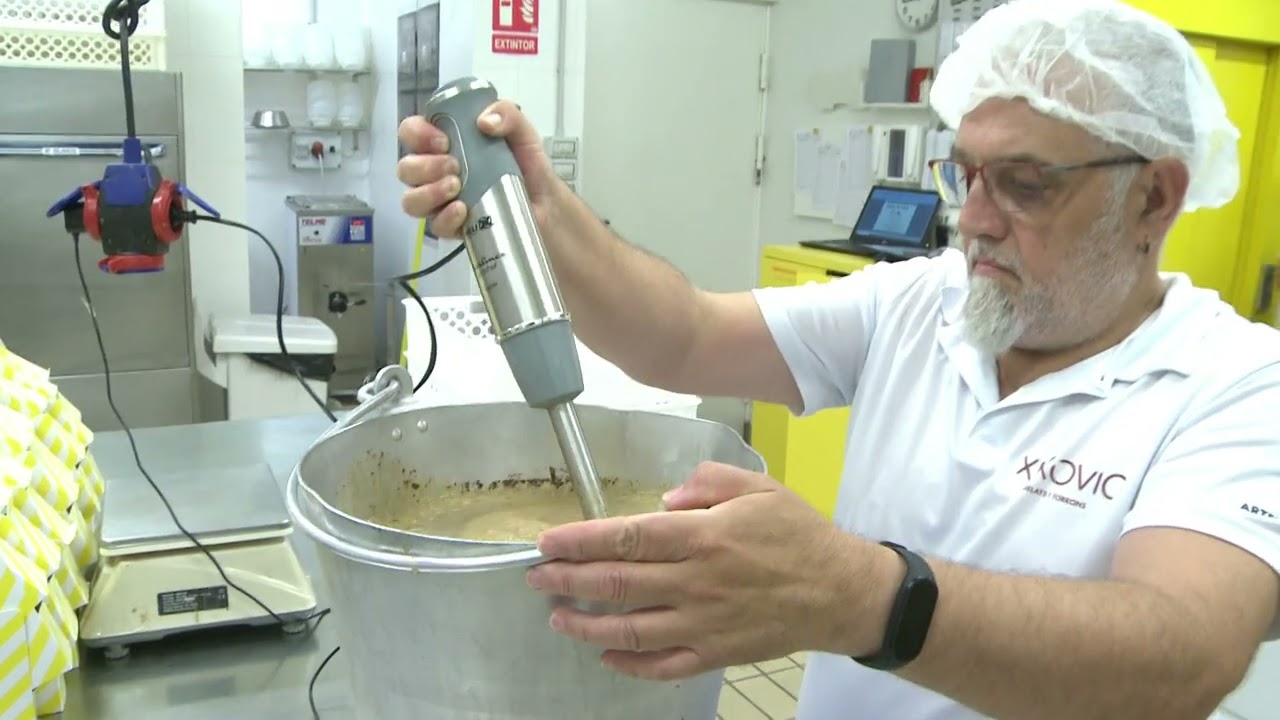 Com preparen els gelats a la Xixo de Vic?