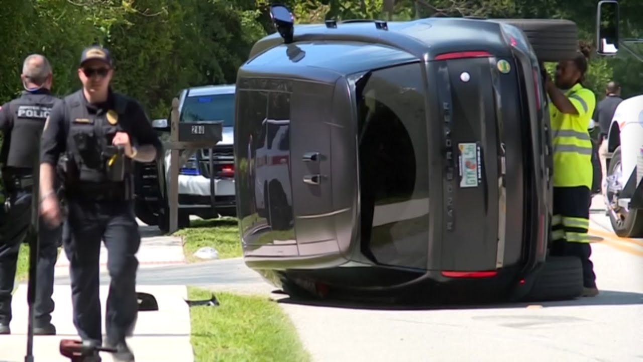 BREAKING: Tiger Woods involved in rollover crash