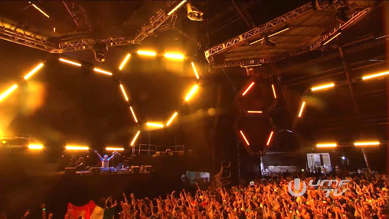 Armin van Buuren live at Ultra Music Festival Miami 2016 (@astateoftrance Stage)