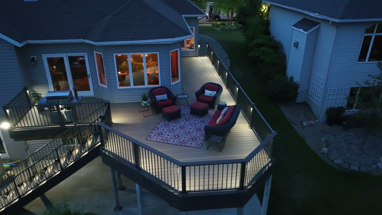 Wohlsdorf Builders: Cascade Lake Wrap-around