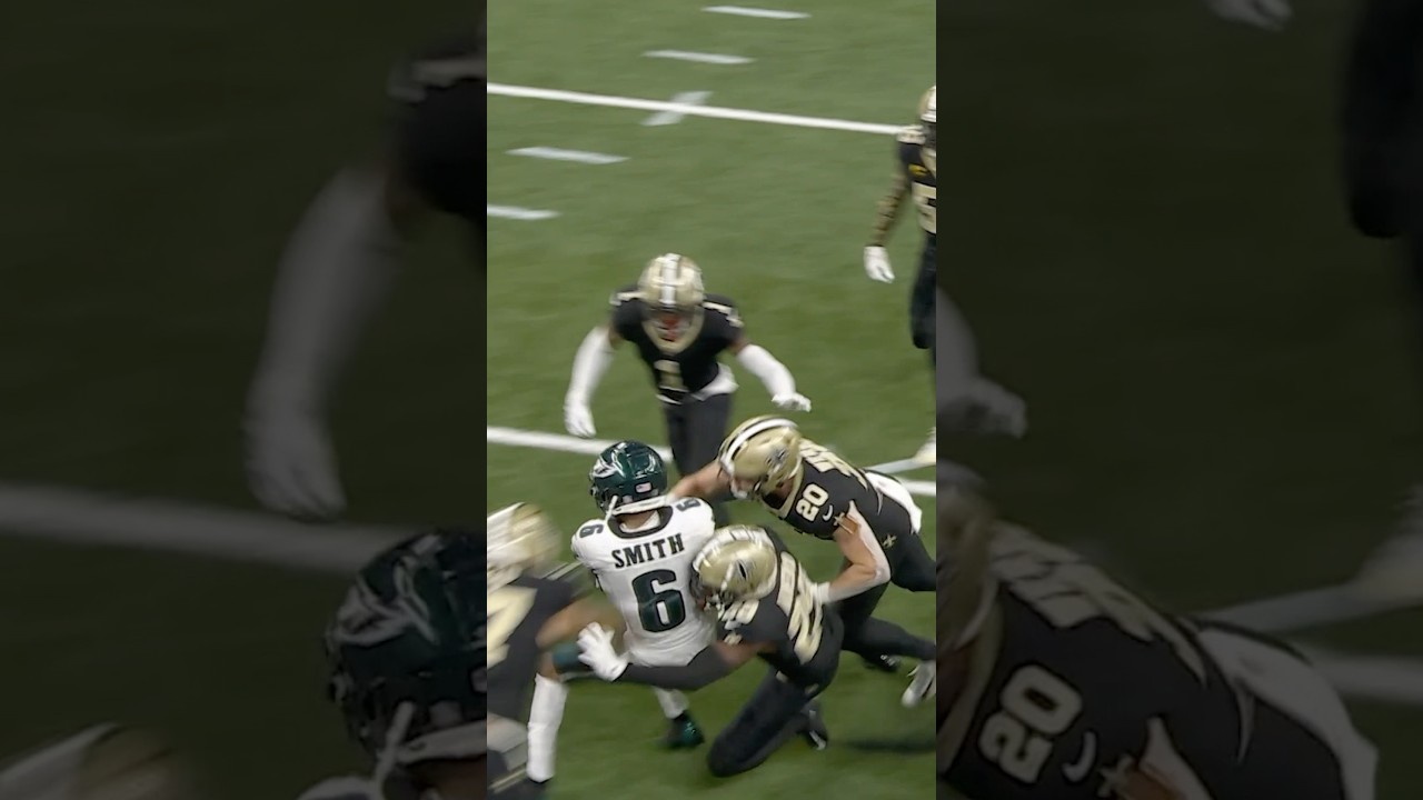 DeVonta Smith CONCUSSION! Injured on this play&hellip;