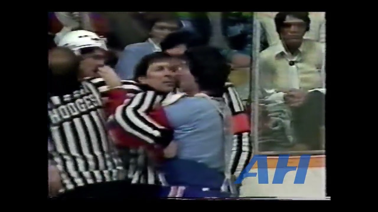 NHL Dec. 12, 1981 Rick Vaive,TOR v Guy Lapointe,MTL Toronto Maple Leafs Montreal Canadiens