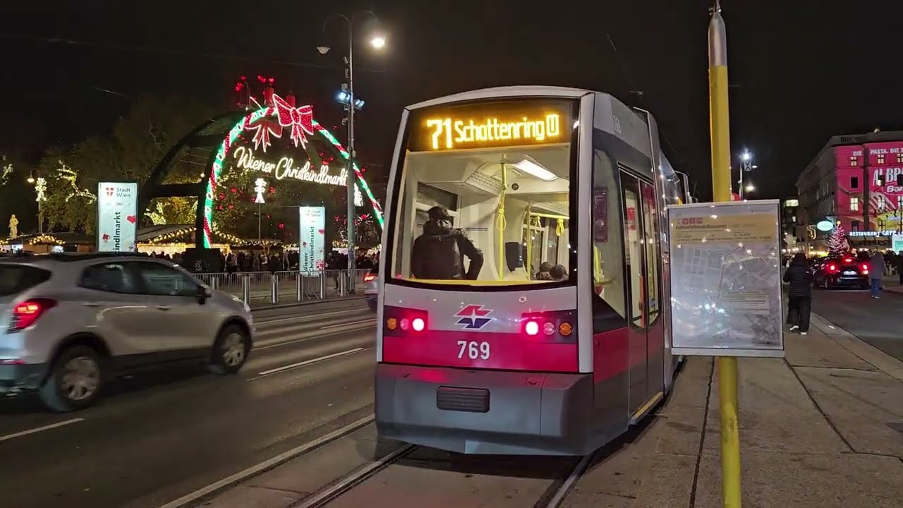 Vienna Trams at Christmas | Magical Holiday Lights