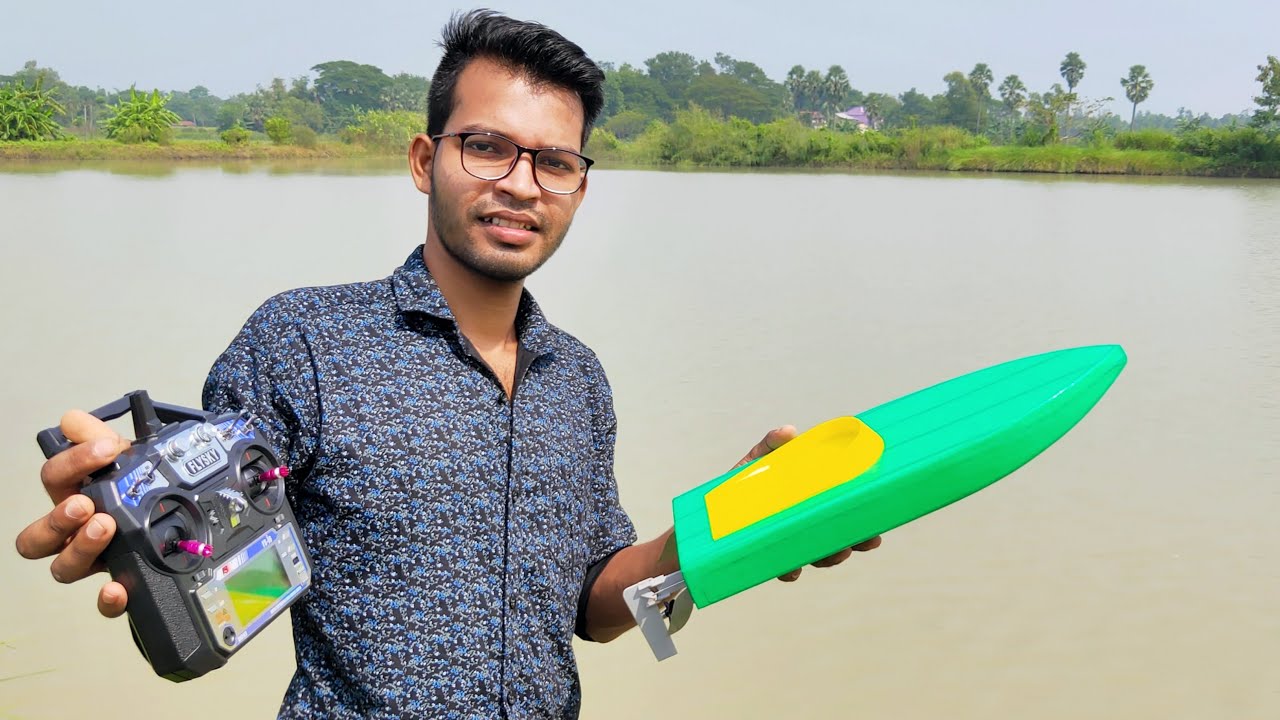 How To Make RC Boat || घर पर रिमोट कंट्रोल बोट कैसे बनाएं || Build a High Speed RC Boat