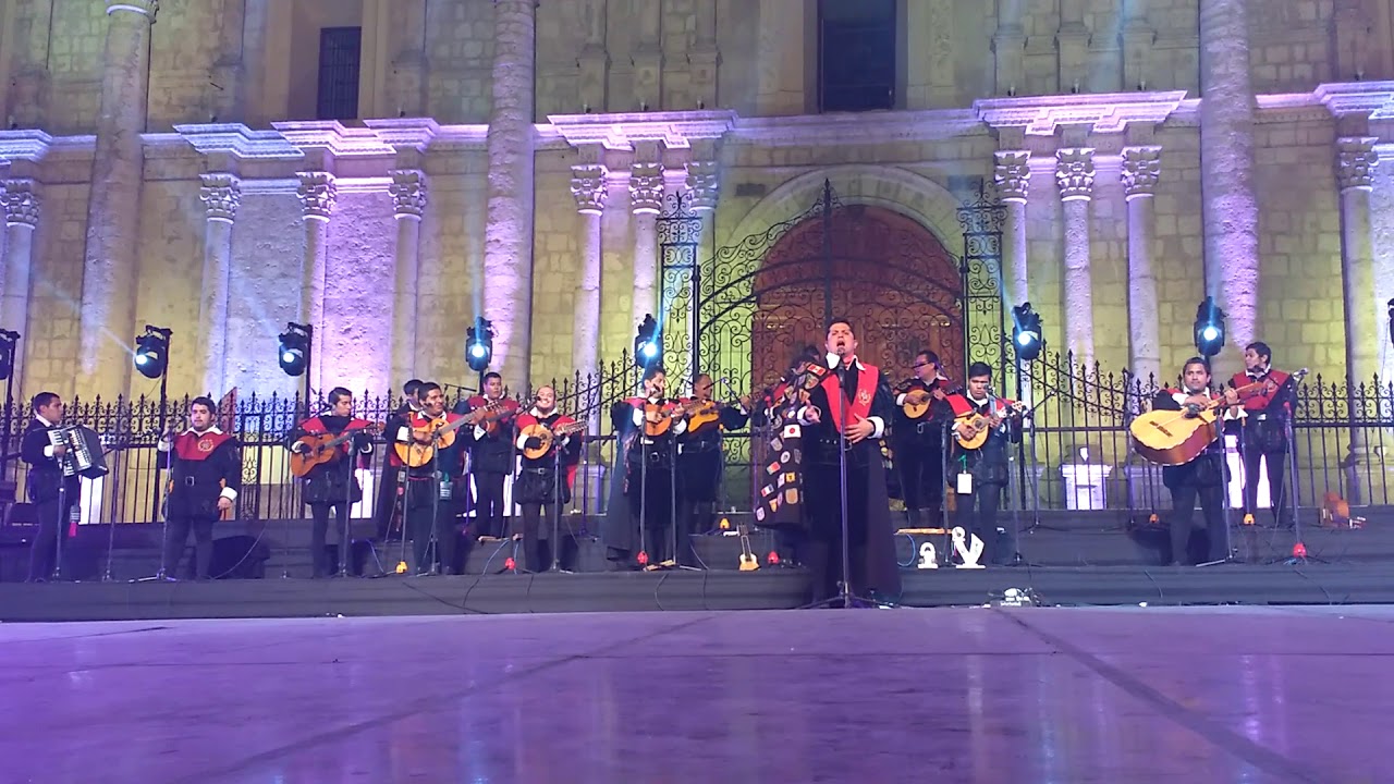 GRAN PRESENTACION DEL TENOR DE LA TUNA DE DERECHO DE USMP LIMA EN AREQUIPA 2017