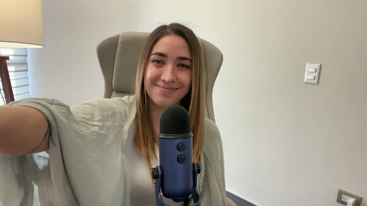 [ ASMR Espa&ntilde;ol Susurros ] Leyendo - Los Cuatro Acuerdos (4)