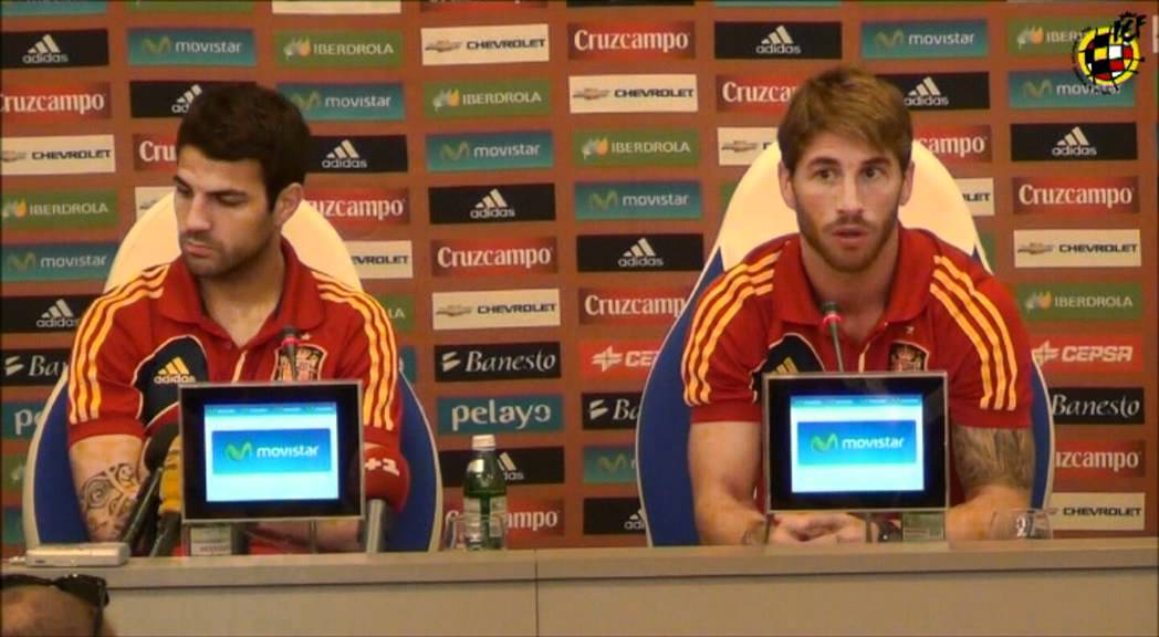 Cesc Fábregas y Sergio Ramos, en conferencia de prensa
