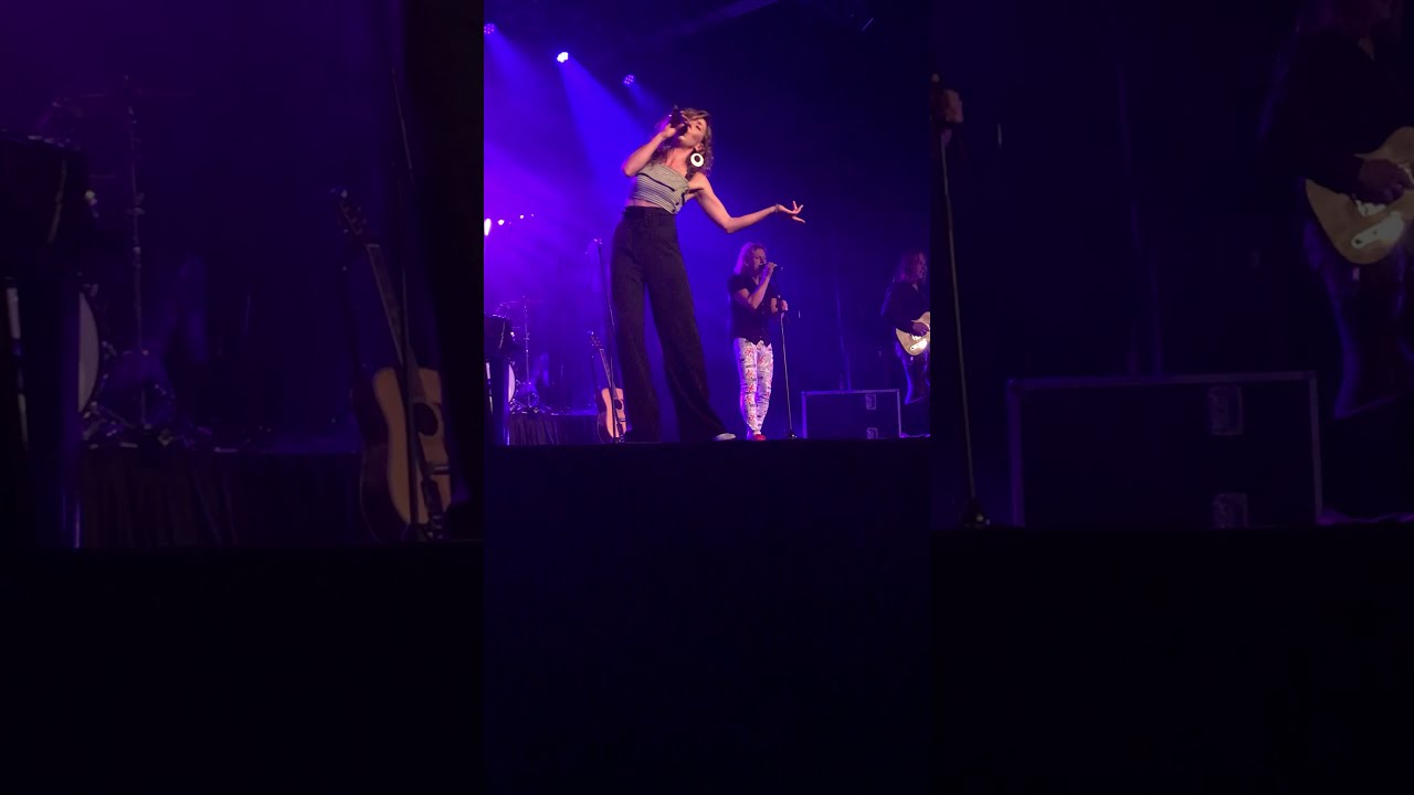 Downtown - Petula Clark (Cover by Brenda Bee & the Best of Britain)