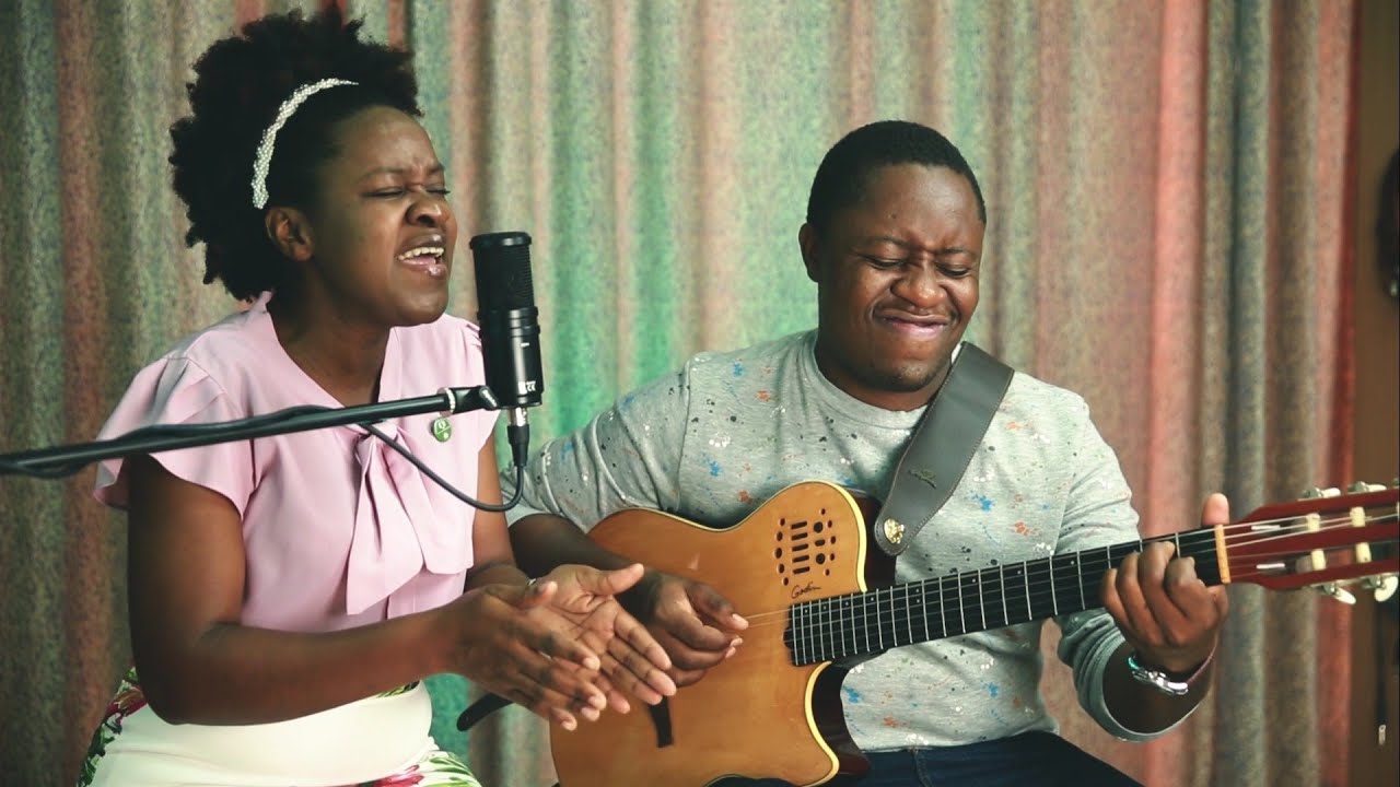 A Yehova- Casal Harmonia