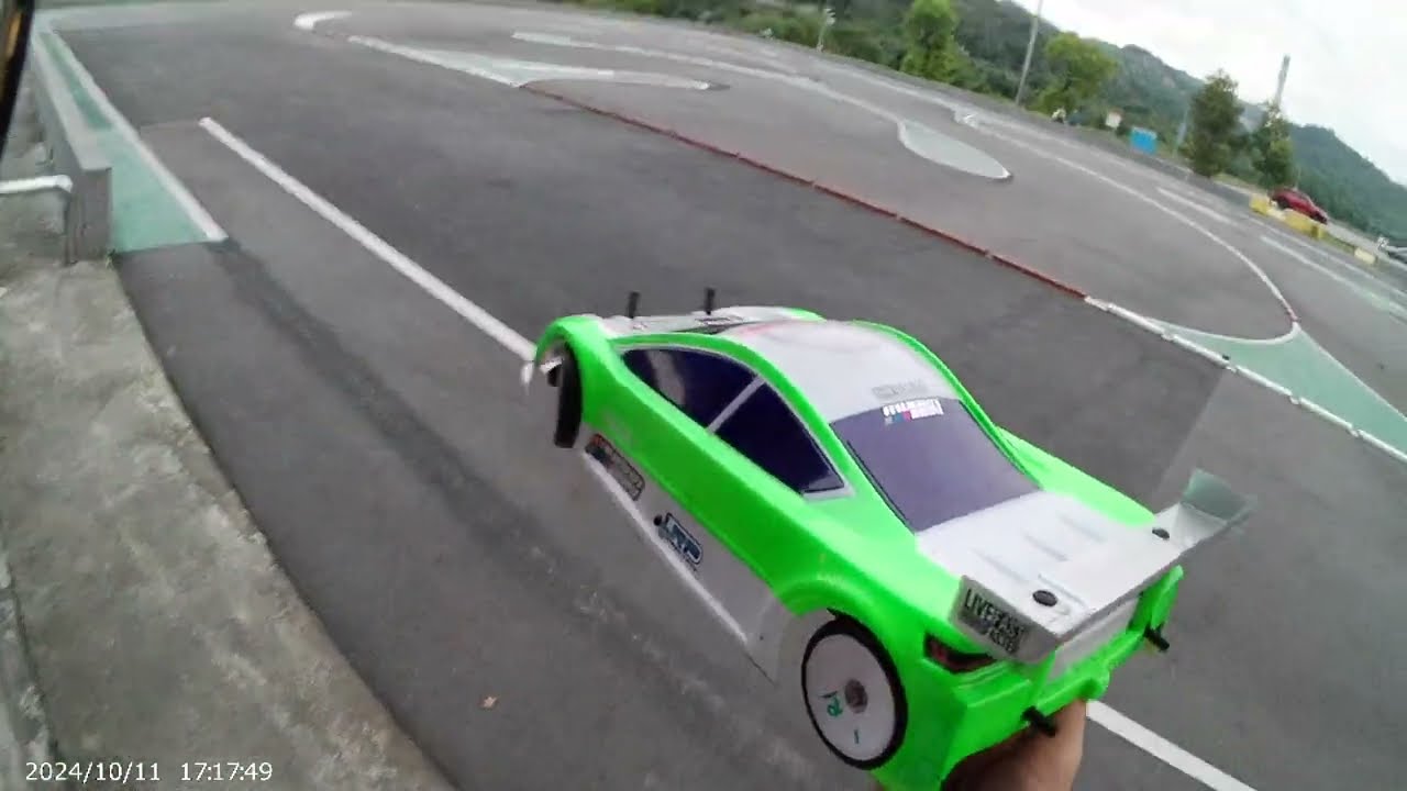 道南 RC CAR - Mugen Seiki MTC2R 13.5T 絆到鳳梨酥 飛身翻車 :(