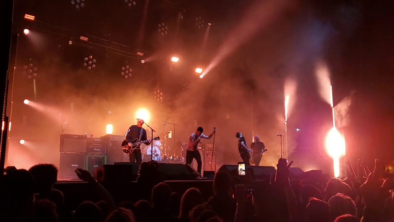 Alexisonfire - Little Girls Pointing and Laughing (Live in Toronto)
