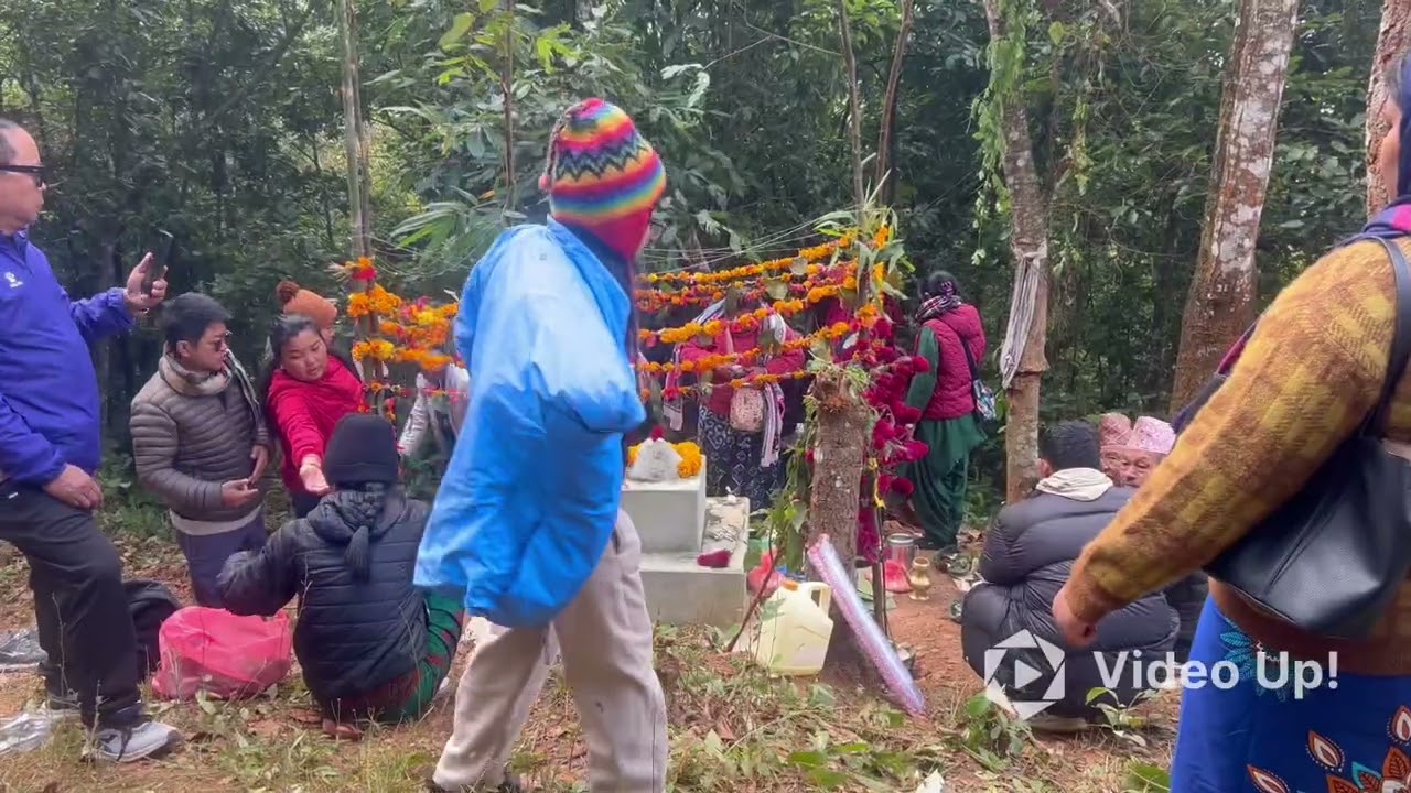 स्वर्गिया  आईता सिङ गुरुङ को बर्सा गाठ पुगेको मा बत्ति  प्रज्वालन ।