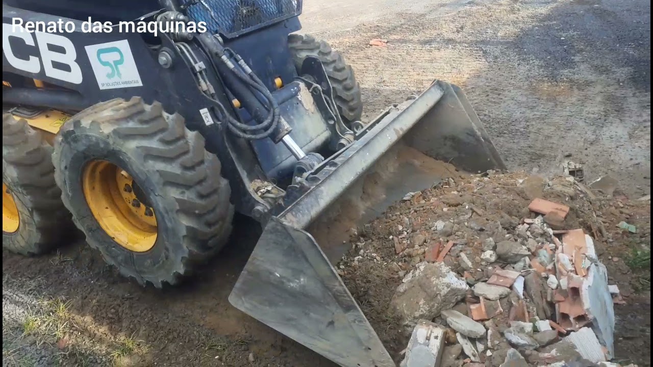 Bob cat JCB 155 enchendo caçamba #