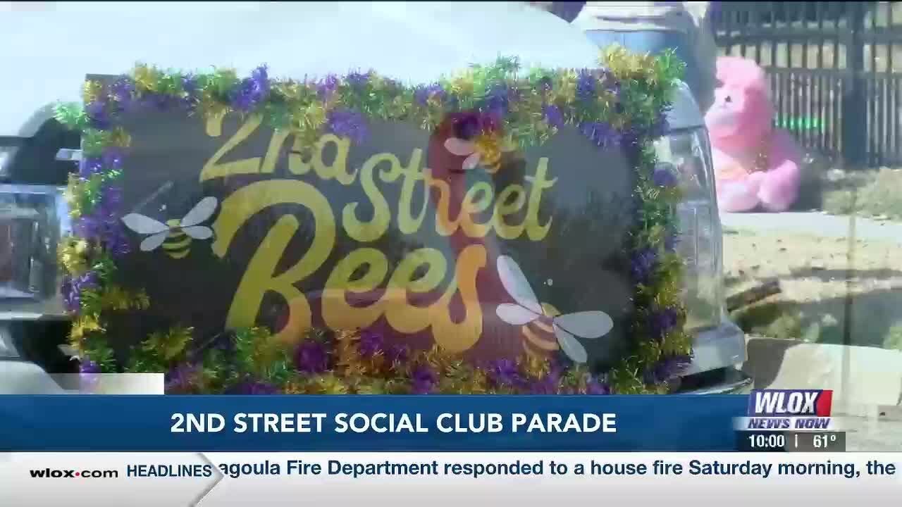 Family-friendly Mardi Gras parade brings community together on 2nd Street