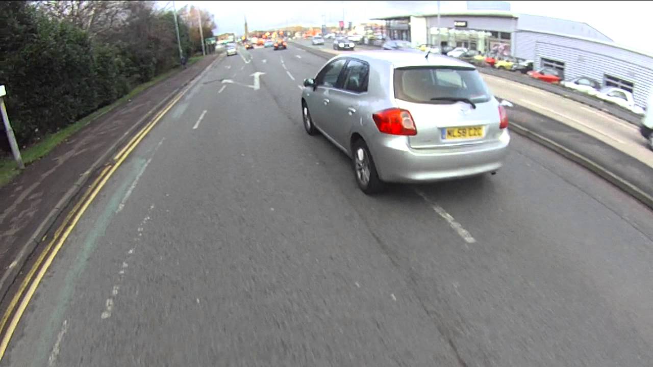 ML58CZC - Aggressive idiot @GMPTraffic @GMCycling #space4cycling
