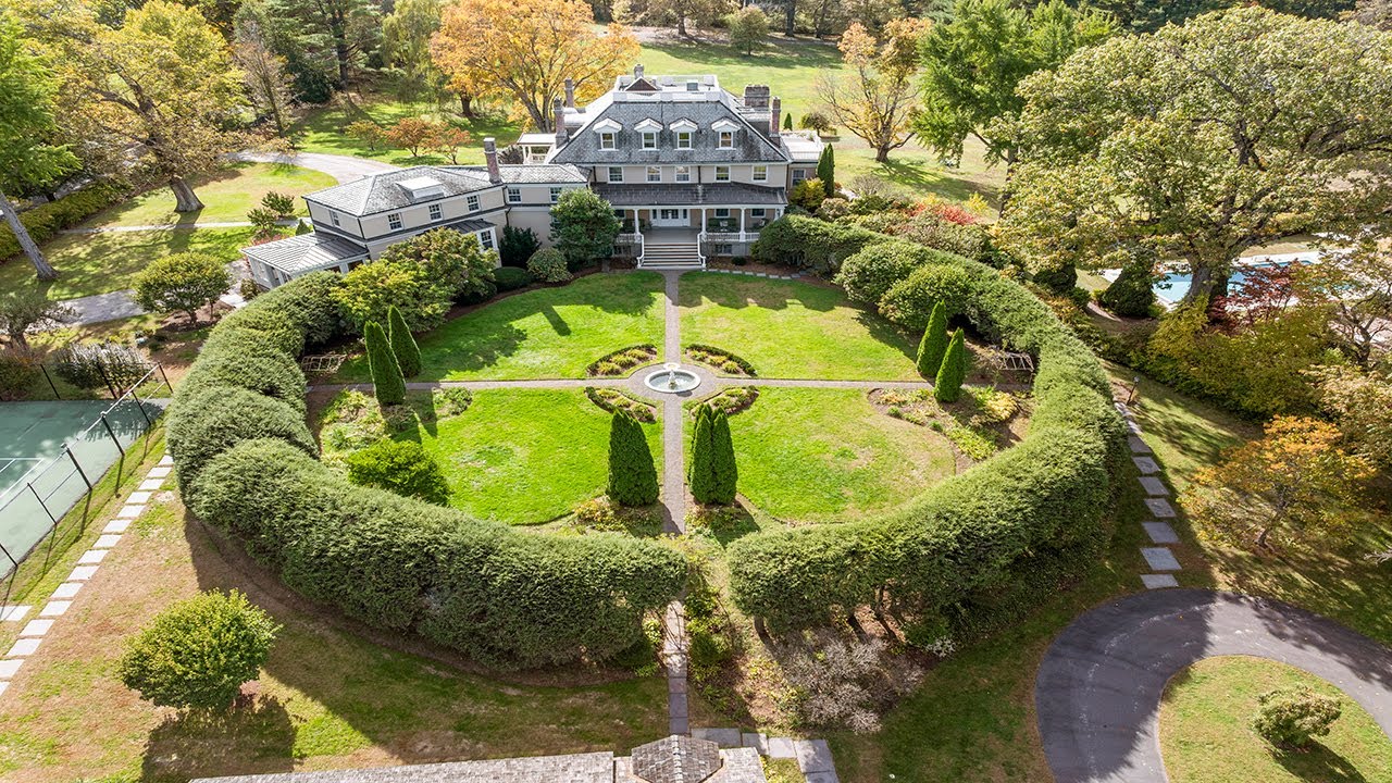 11 Mountain Spring Road, Farmington, CT (Autumn)