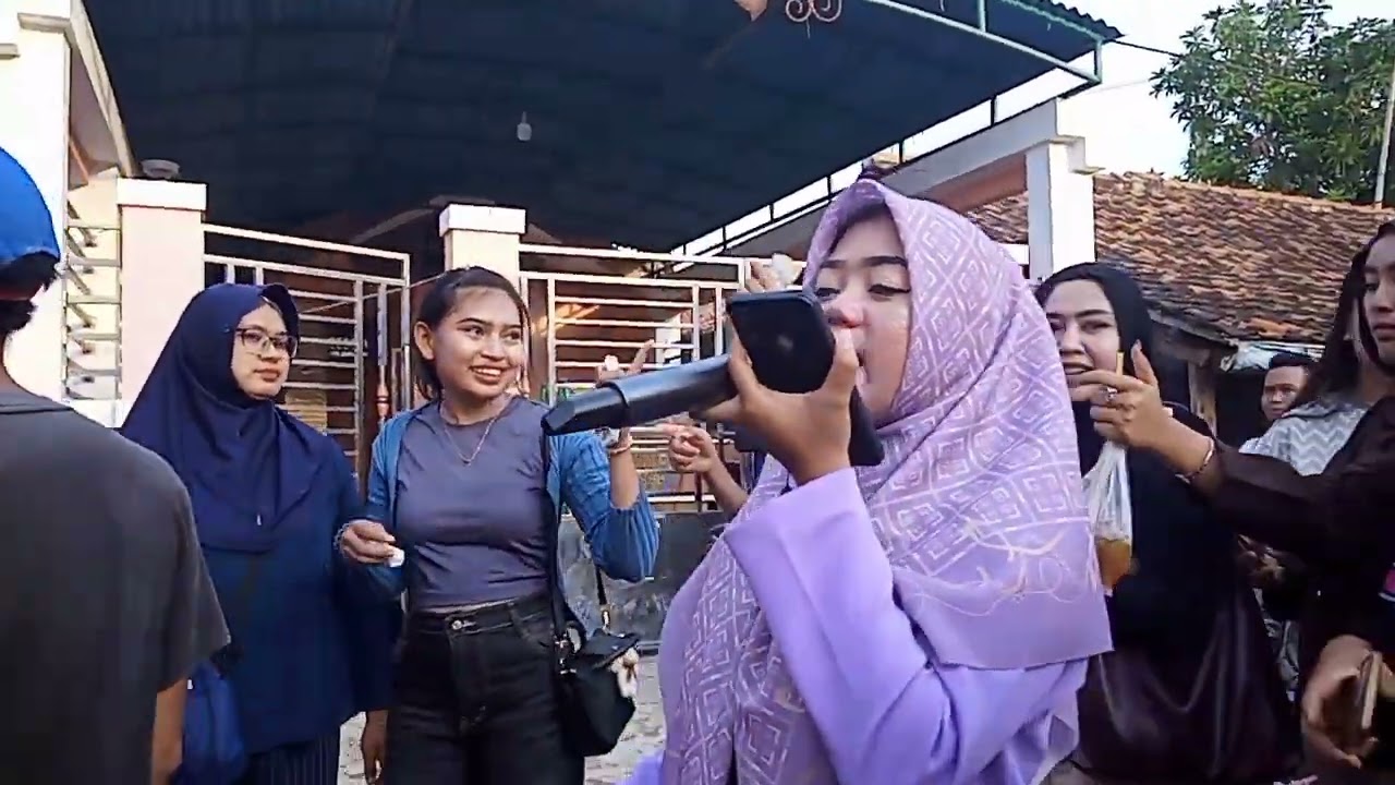 SEXY//SINGA DANGDUT LUSYANA JAYA PATROL BARU BLOK GANG DALIL
