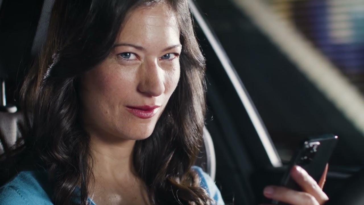 Smartphones verbinden mit dem OS8 und Apple Car Play oder Android Auto // BMW How-To