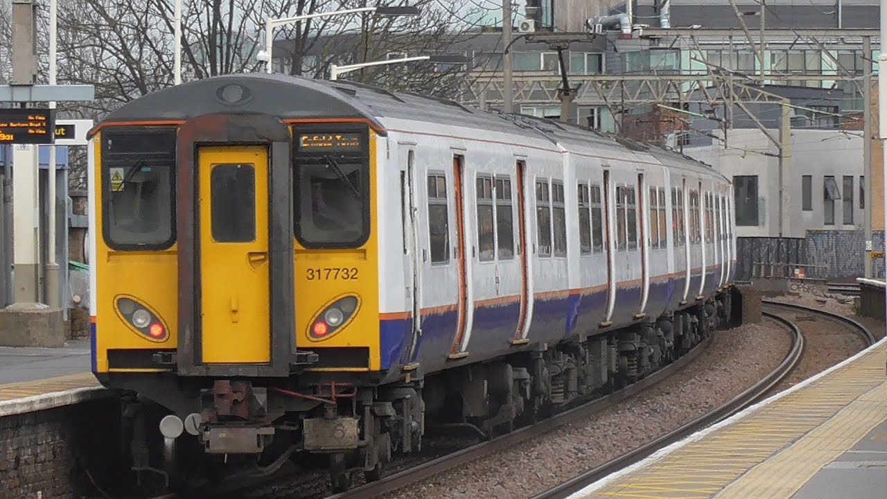 Trains at: London Fields - WAML/LVL - 2/1/19