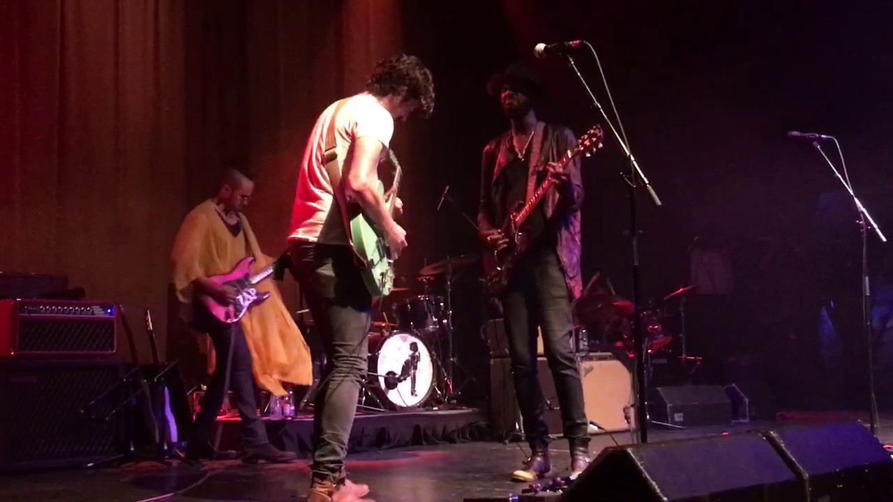 Gary Clark Jr feat. Black Pistol Fire - Numb - Live
