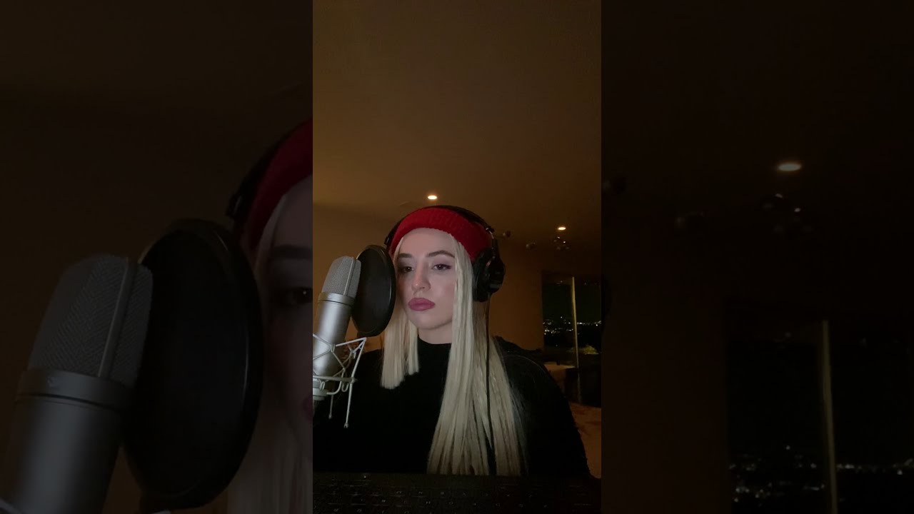 Ava Max - 