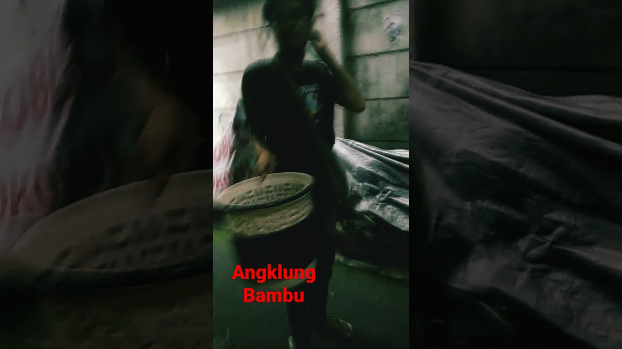pengamen angklung Bambu suara merdu masuk dalam komplek