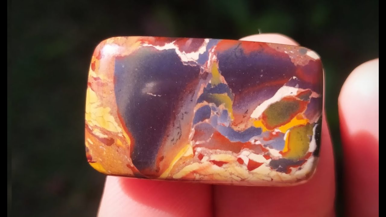 encontramos PEDRAS LINDAS tantas cores