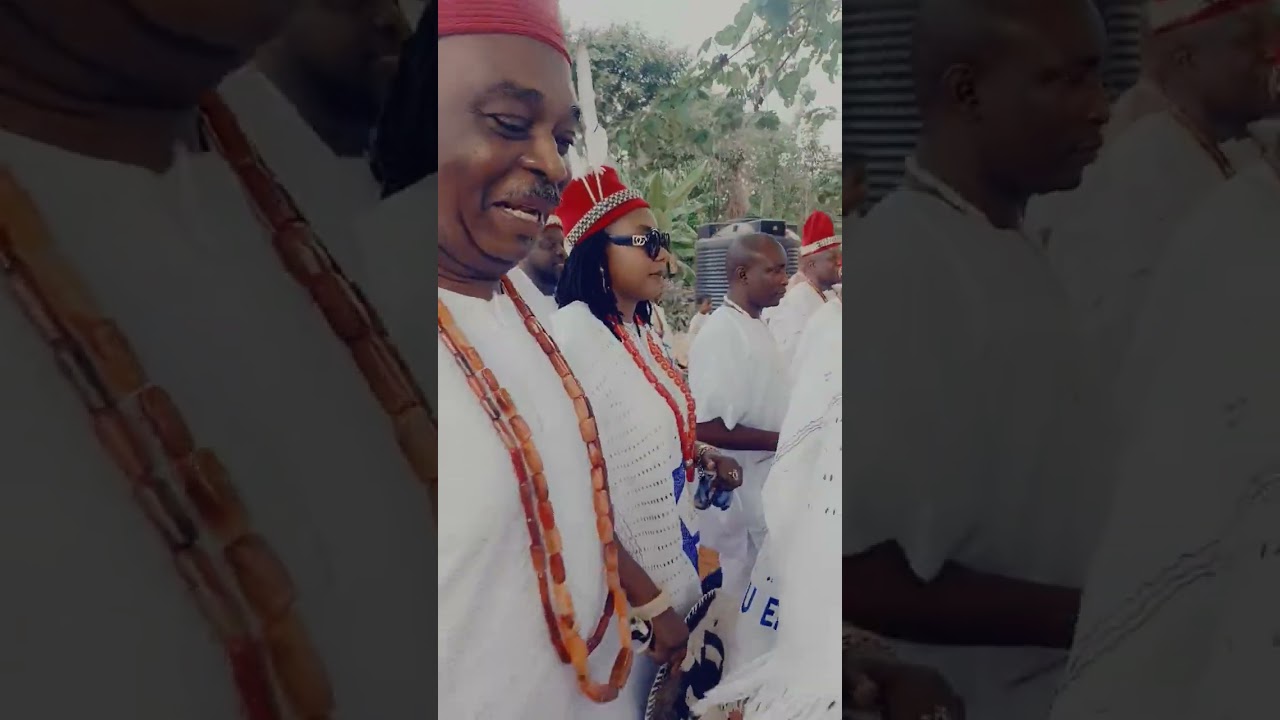 HM Eze Dr. Chukwuemeka Eri, Akaji Ovor Igbo nine, Ezeora 34th and members of Eze Eri cabinet. 