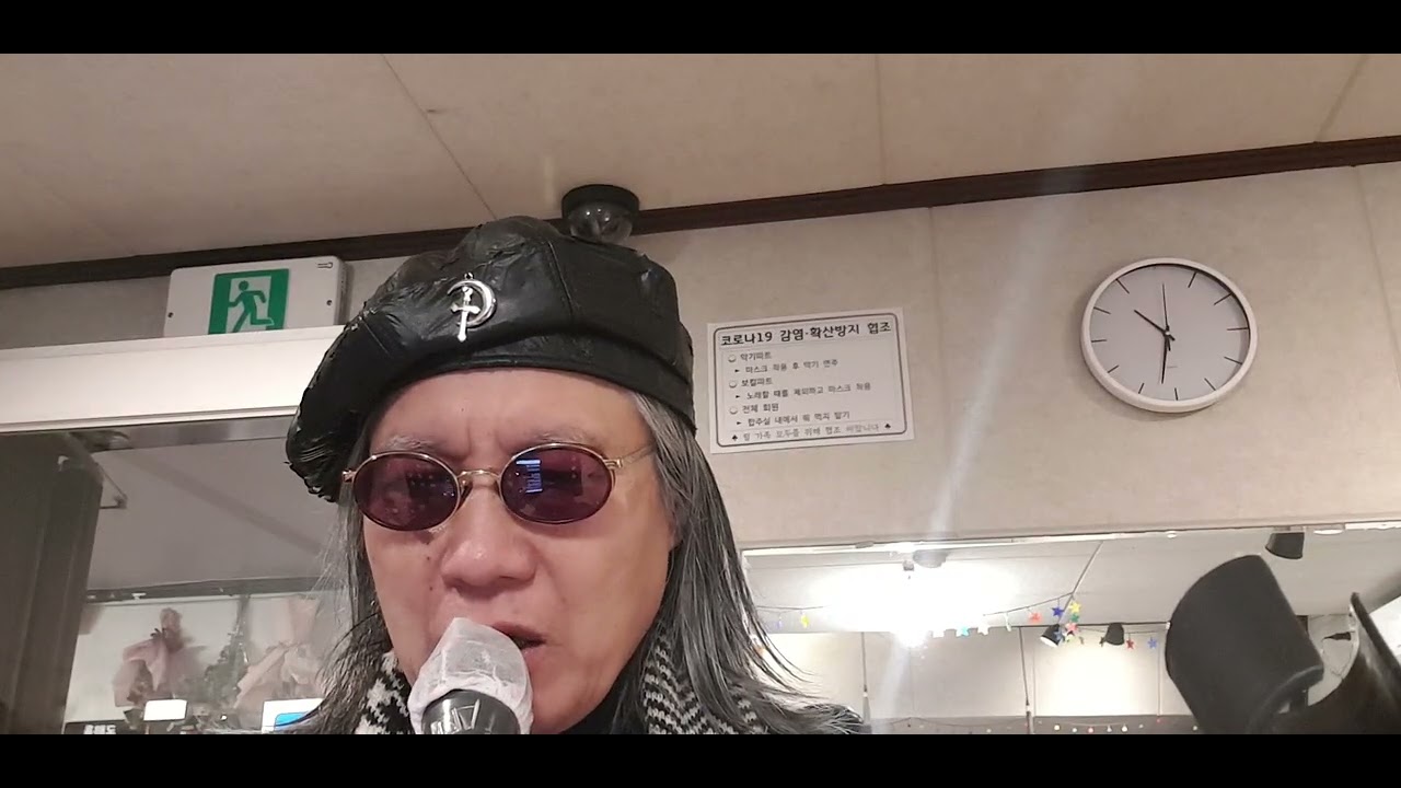리드보컬[쭈니1]단독샷, 방배동 필카페 킹스밴드 [나어떡해] 리드기타 조석철 세컨기타 김동숙 베이스 조창운 키보드 이상웅 파워드러머 최성덕 킹스6인조밴드