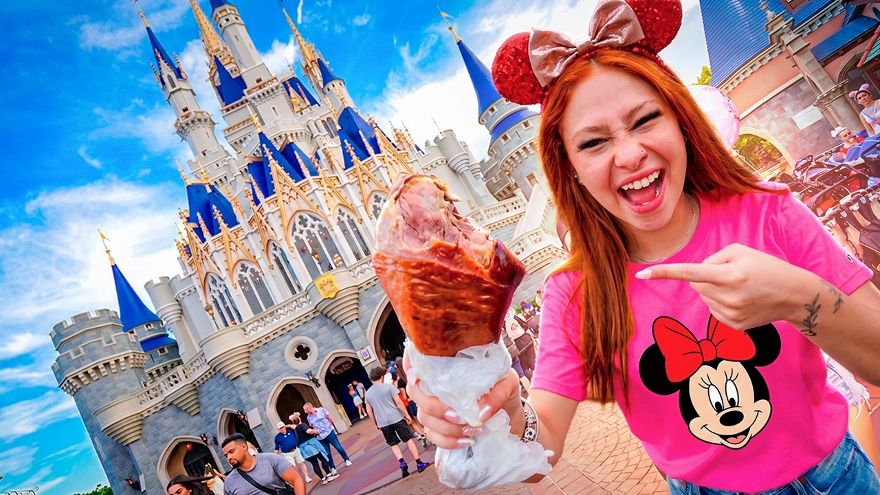 EU COMPREI AS COMIDAS MAIS ESTRANHAS DA DISNEY 🇺🇸 !!
