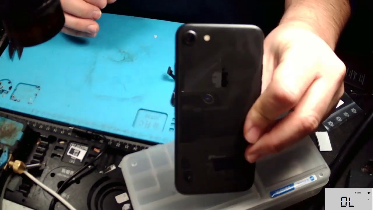 IPHONE 8 BAGNATO IN CORTO