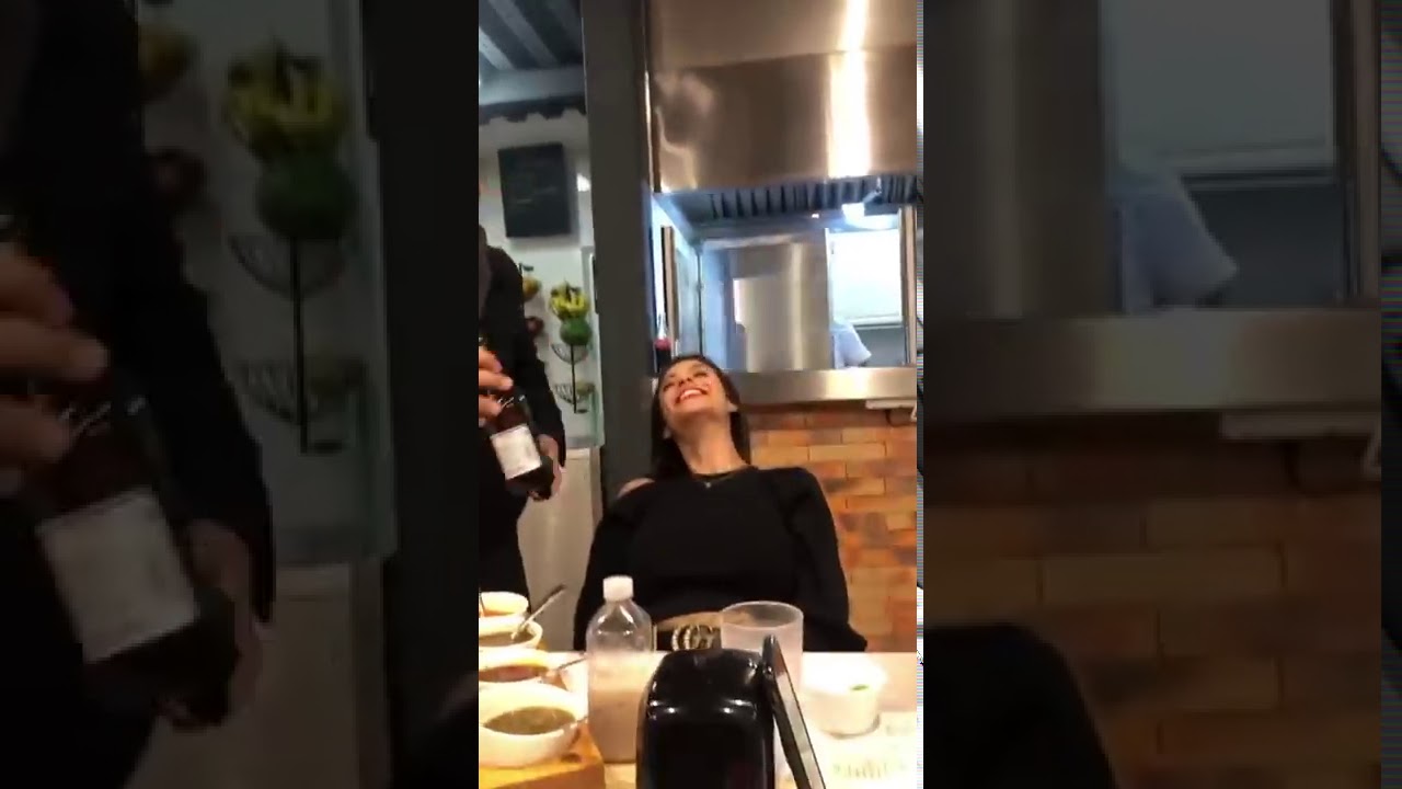 PERO TE VAS ARREPENTIR / LE CANTA A SU EX EN BAR