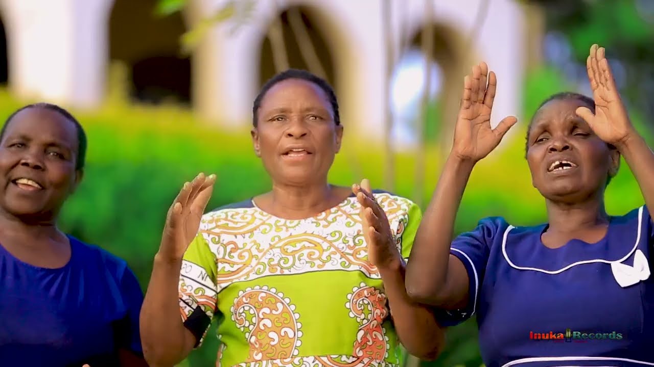 ENYWOMO // MOKOMONI CHURCH CHOIR