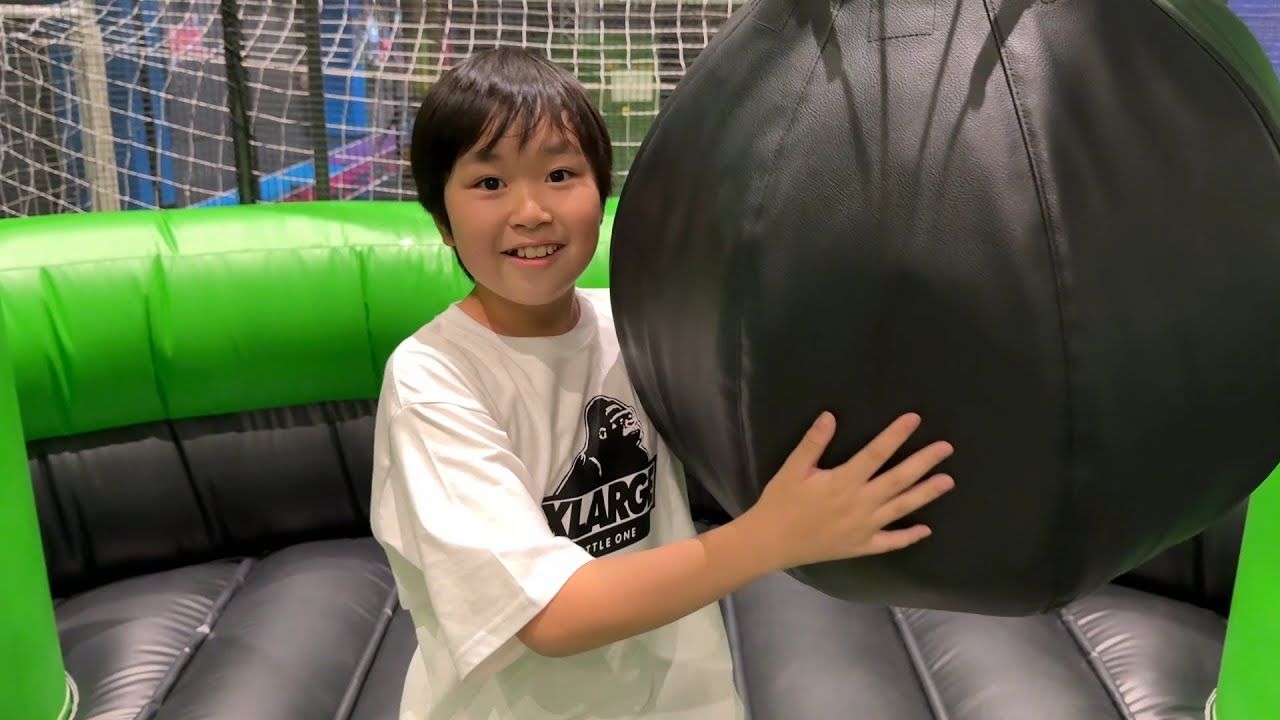 レオくんがVS PARKで遊んでみた！室内遊具！ レオスマイル
