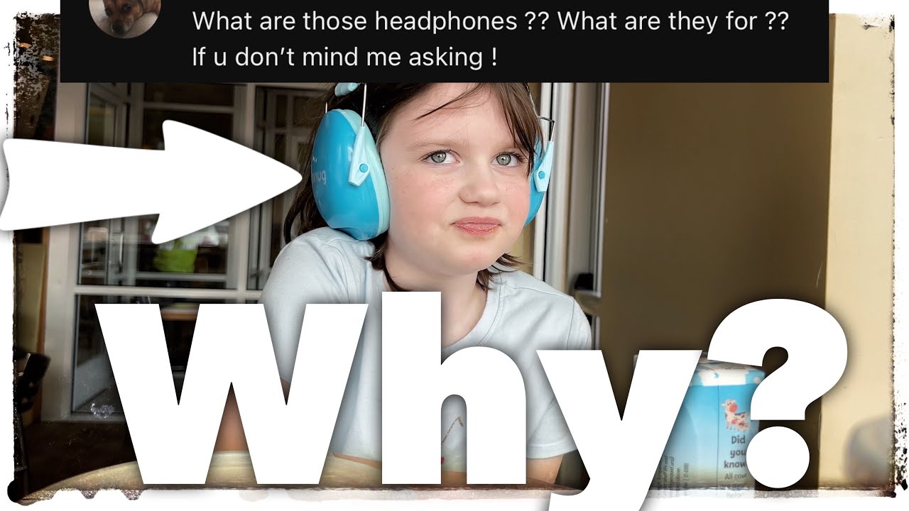 Почему она носит эти наушники?
