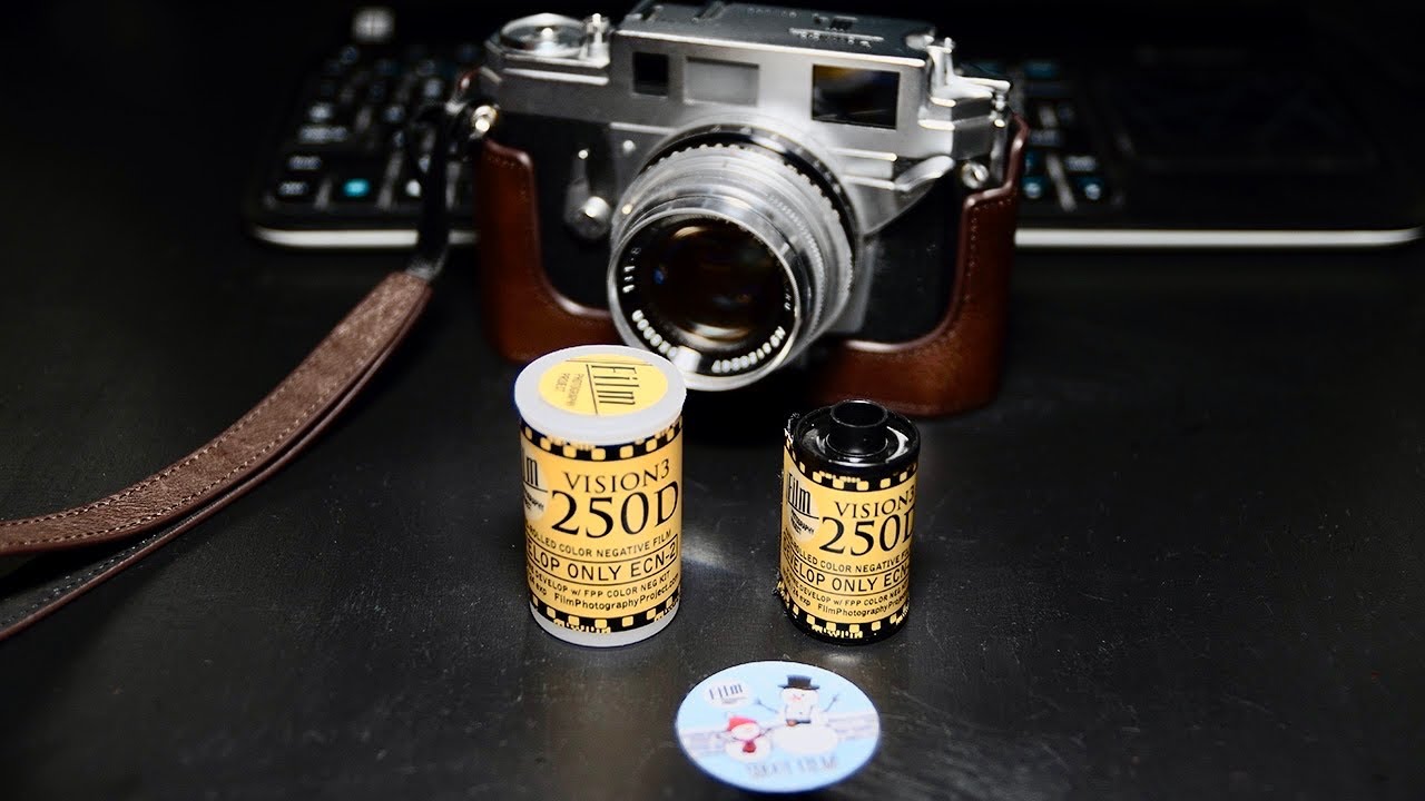 35mm Street Photography With The Konica IIIA & Kodak Vision3 250D