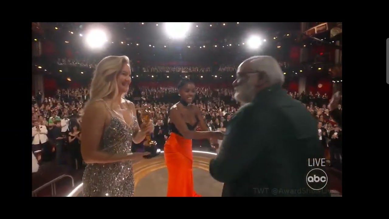 And the oscar goes to RRR CONGRATULATIONS 🥳🥳🥳🥳🥳 RRR TEAM