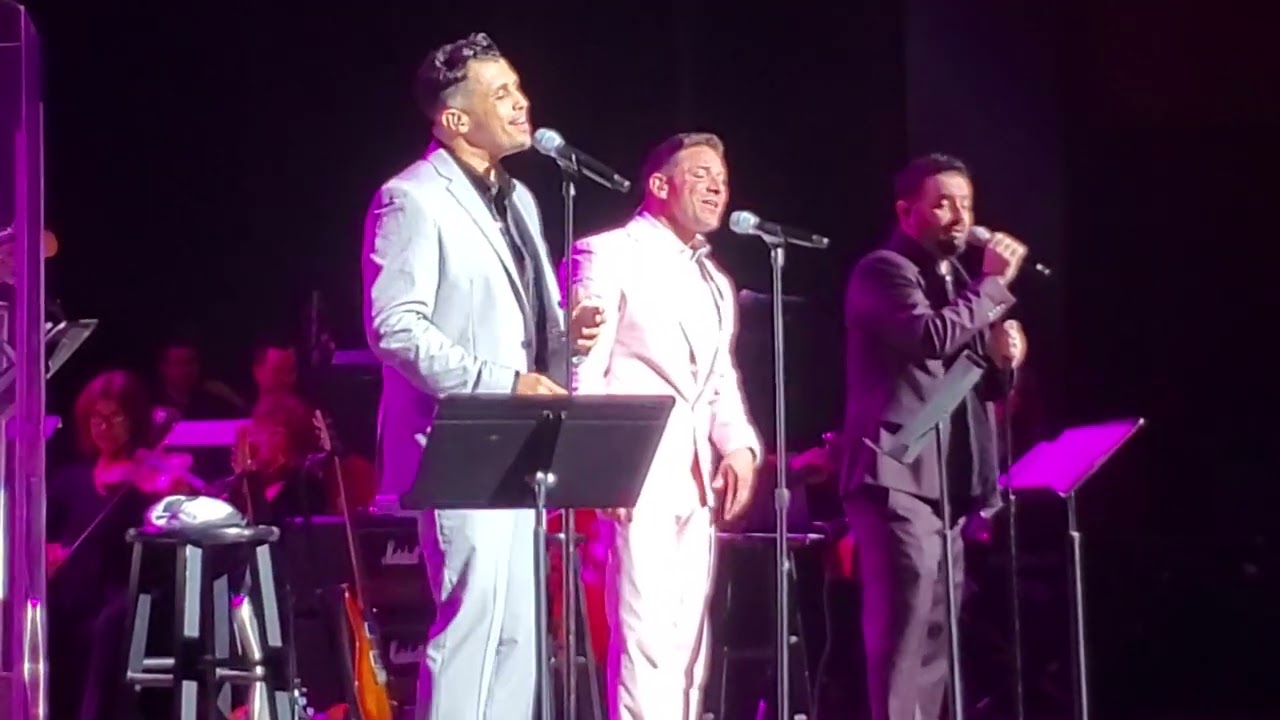 Chris Kirkpatrick Jeff Timmons Erik-Michael Estrada sing BSB 