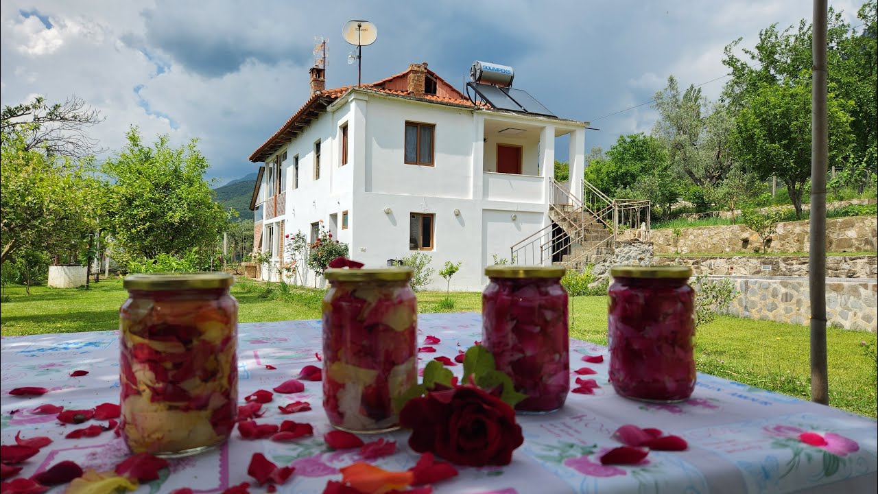 Si te bejme Shurup Trendafili, Pija Freskuese e Veres/ Albania Village Life/ Rose Syrup Drink Receta