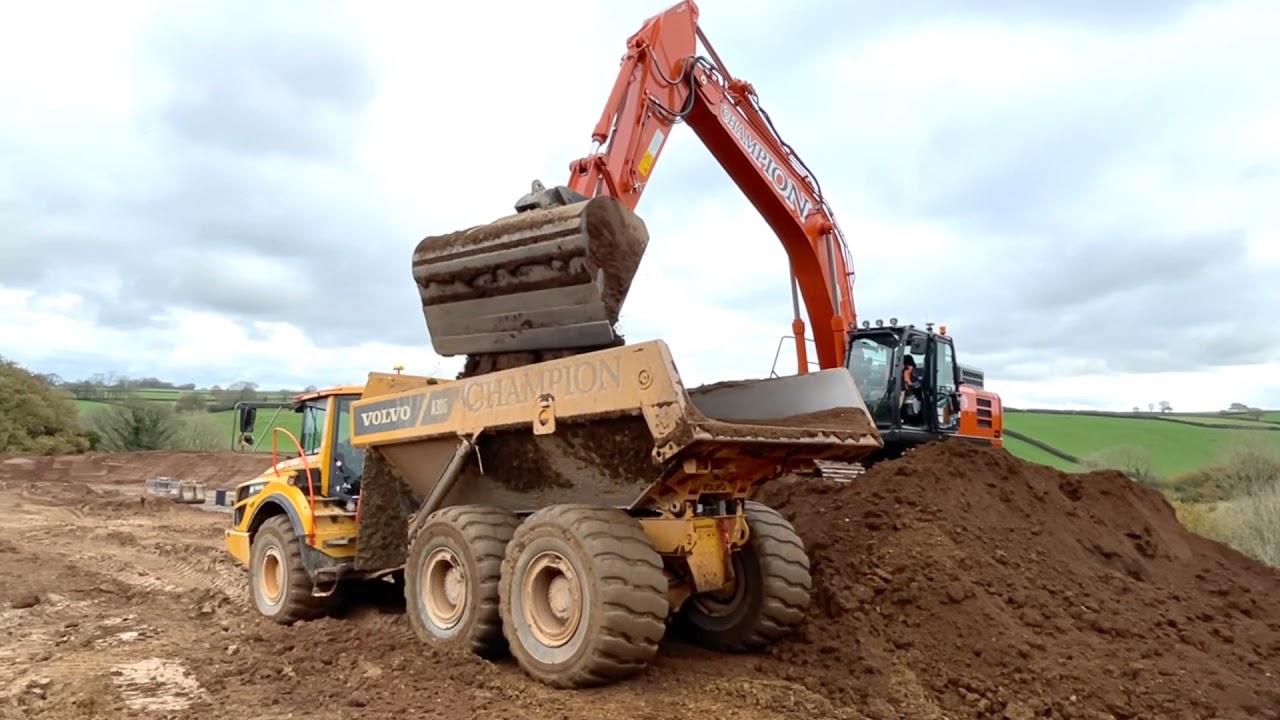 Champion Groundworks Hitachi Zaxis 350LC-7