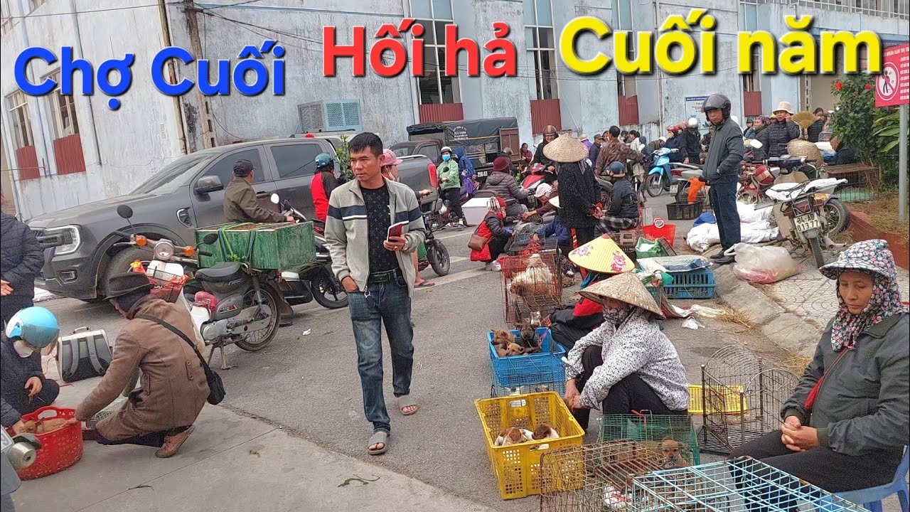 Chợ quê cuối năm bà con hối hả bán hàng sắm Tết