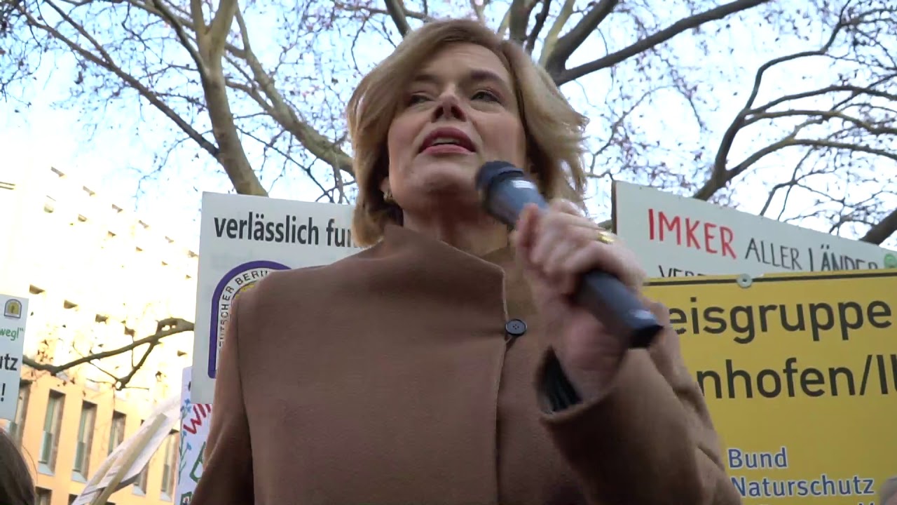 Bundesministerin Julia Klöckner auf der Demonstration 