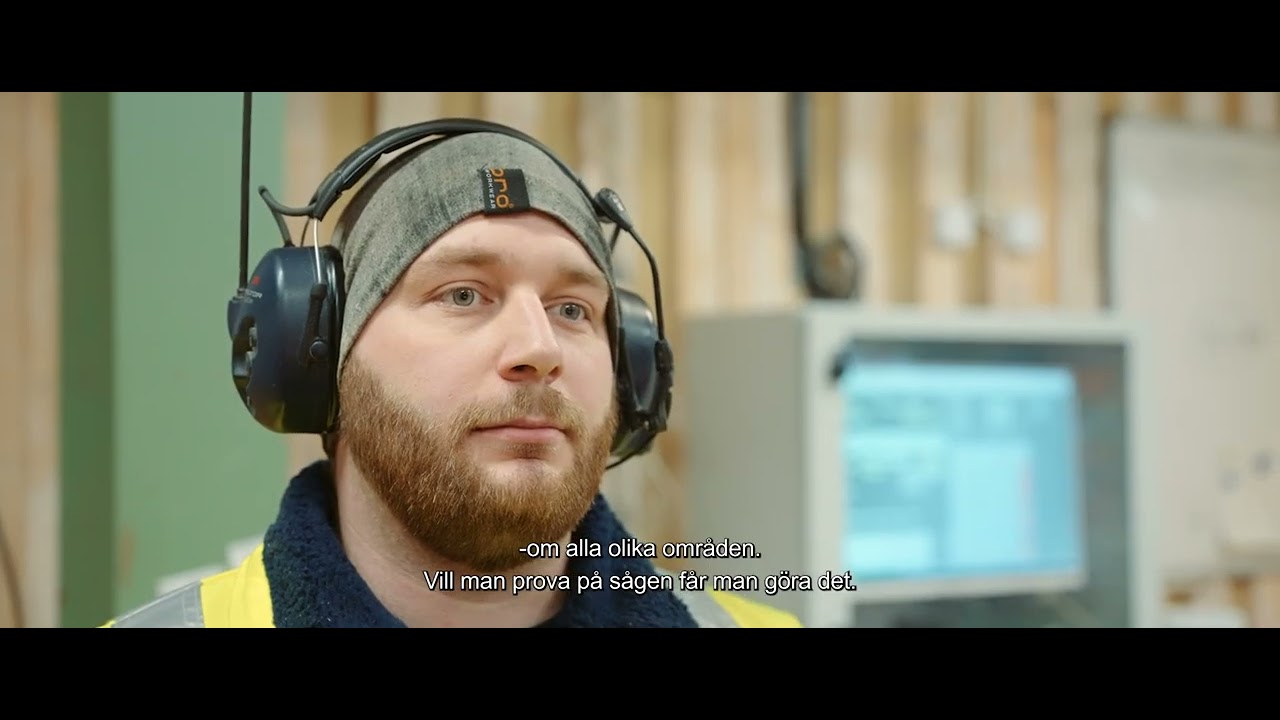 Träffa vår kollega - Rasmus, sågverksoperatör på Linghems Sågverk.