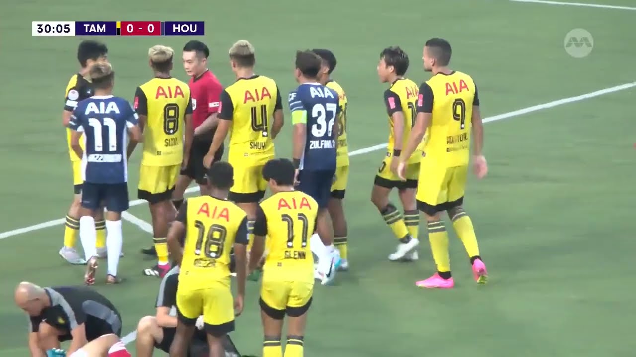 Tampines goalkeeper Syazwan Buhari's RED vs Hougang gets overturned by VAR! | SPL 2023 Moments