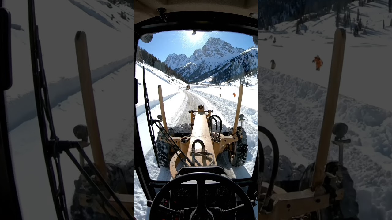 Massive Bulldozer in Action! 🚧 Heavy Equipment Earthmoving Power!