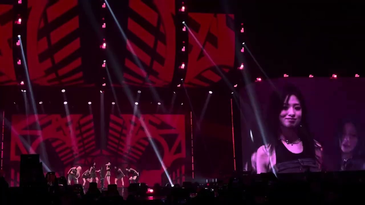 베이비몬스터 ( BABYMONSTER ) sheesh  2ne1콘서트 day3 게스트 !!!
