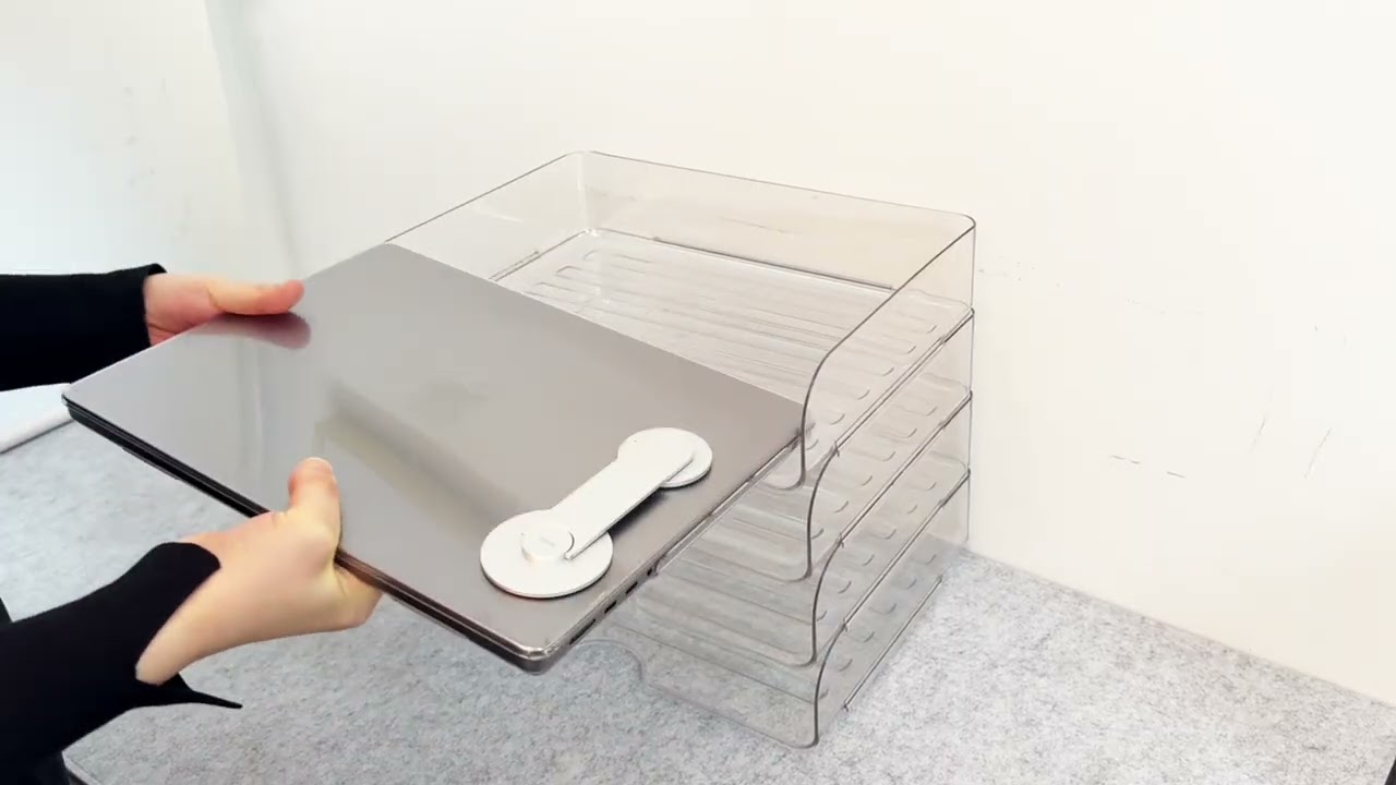 튼튼튼한 디자인 노트북을 올려